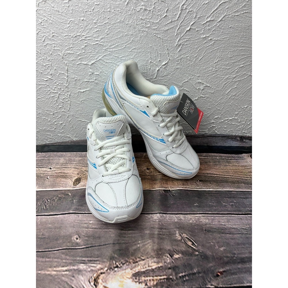 Danskin Now Enlighten Womens 6 White Blue Leather Toning Shoes NWT 2560934